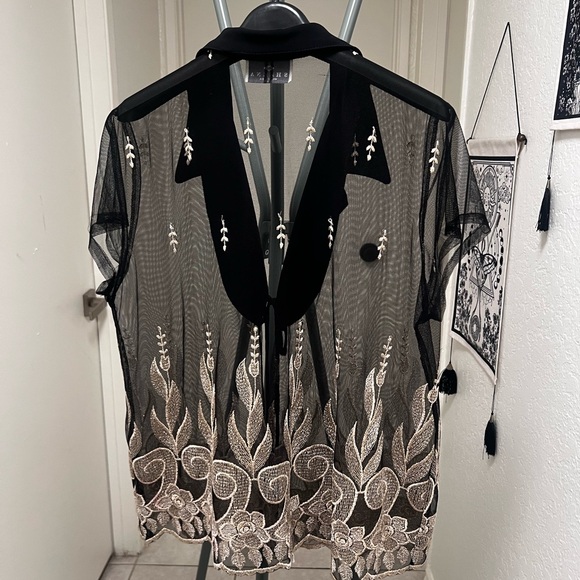 Vintage Sheer Mesh Black Blouse with Cream Floral Detail - Picture 2 of 5